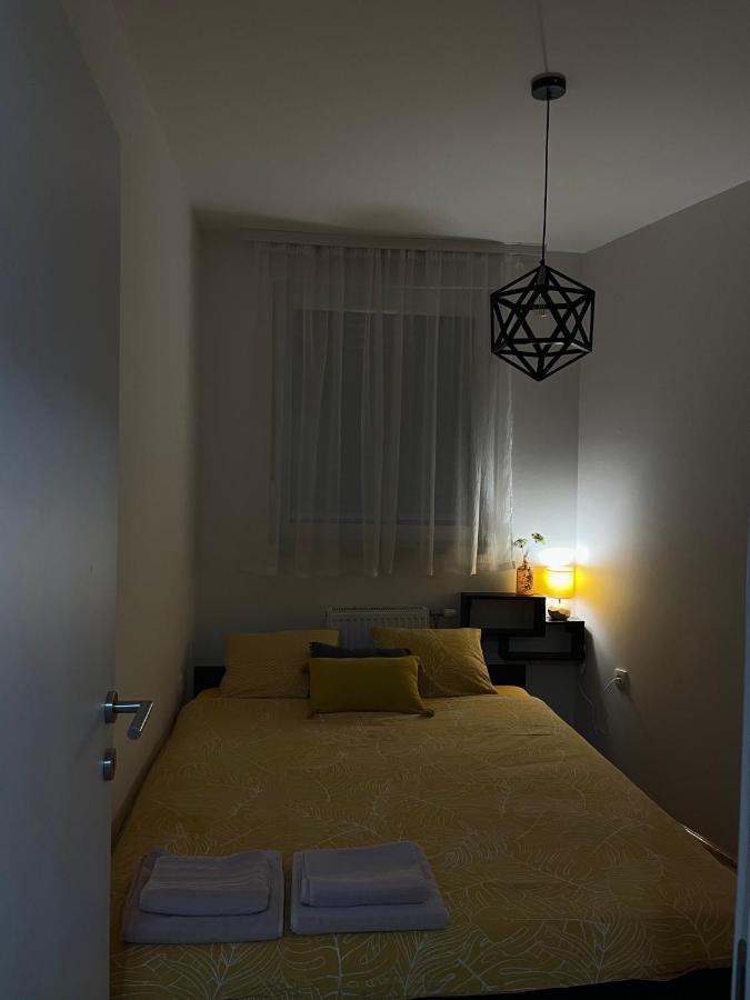 Yellow Ns Apartamento Novi Sad Exterior foto